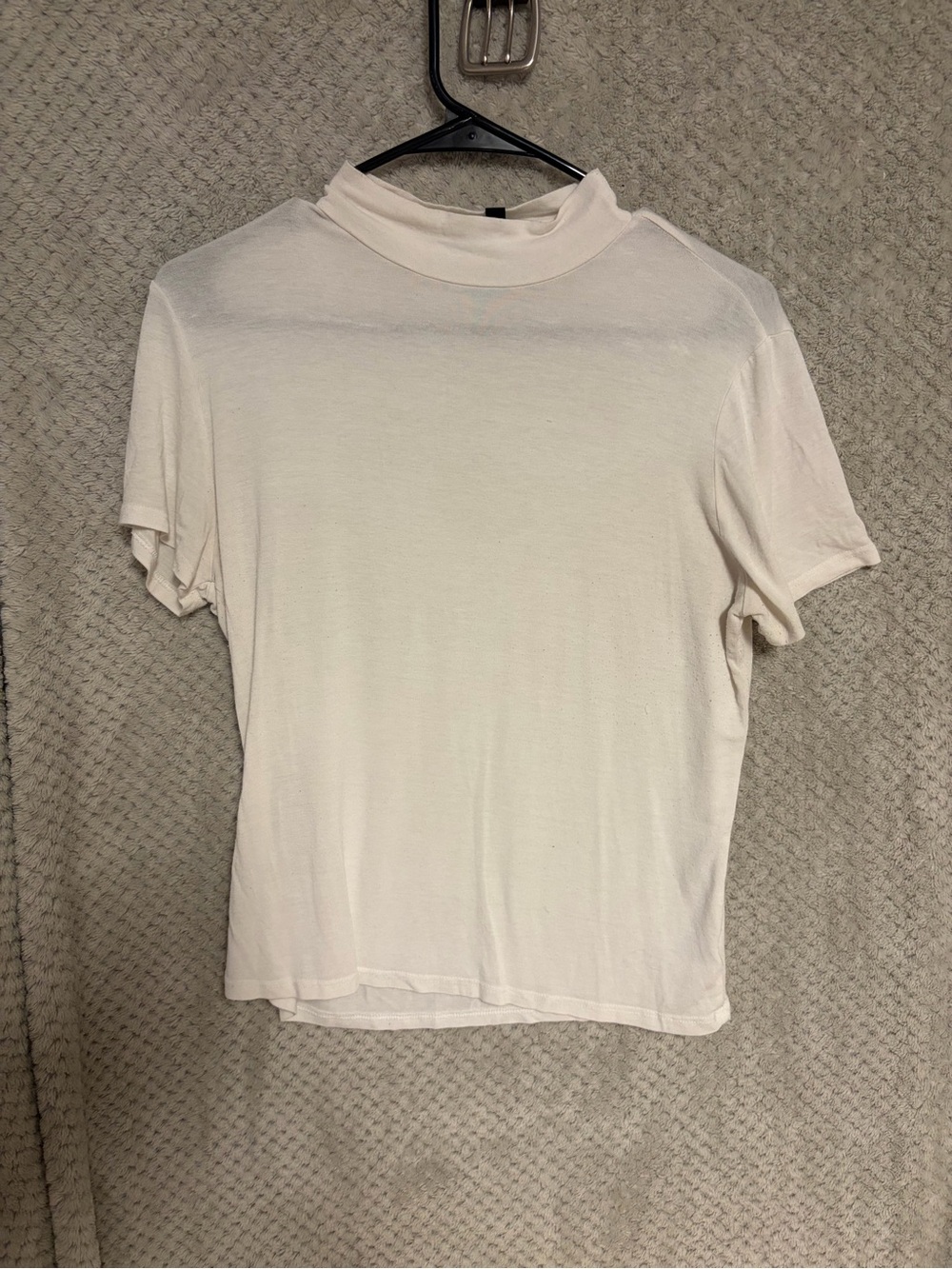 Lulu's woman’s Short Sleeve Mock Neck Tee in White